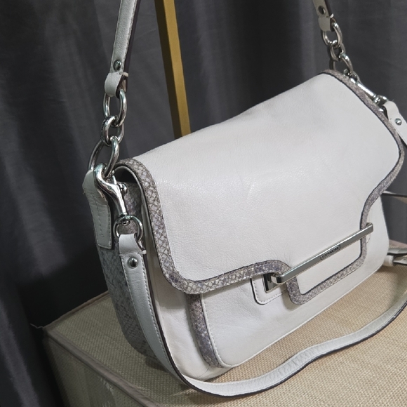 Coach White Shoulder Bag With Snakeskin Trim - Picture 2 of 13